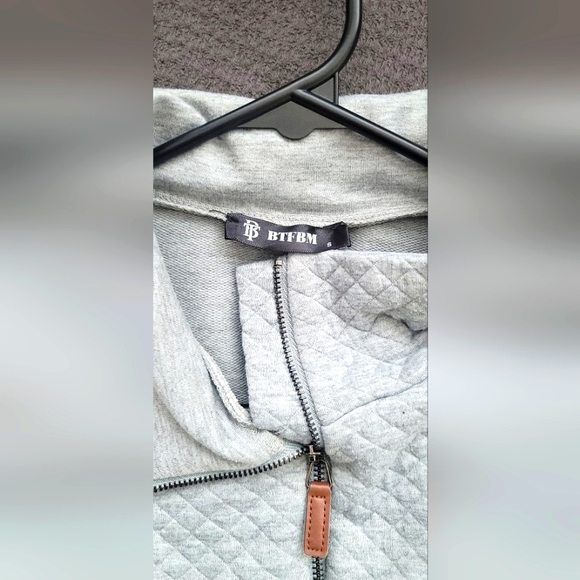 Pullover - Picture 3 of 4